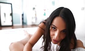 Danika Mori fidanzata in intimo fetish scopata con sborrata e squirting